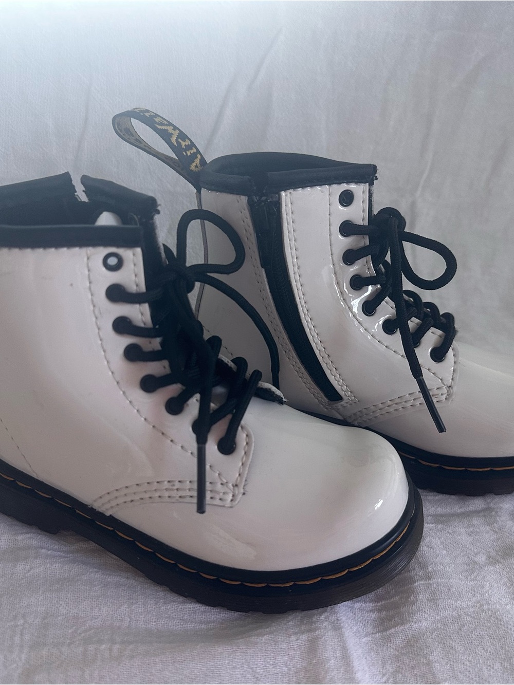 Kids Dr. Martens White Combat boots. Lace up. Size 8